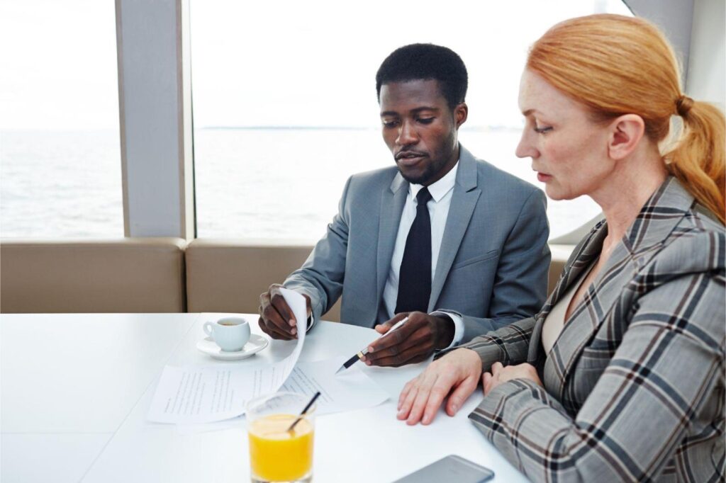- Choosing the right lawyer during a criminal defense consultation to build a strong legal strategy.